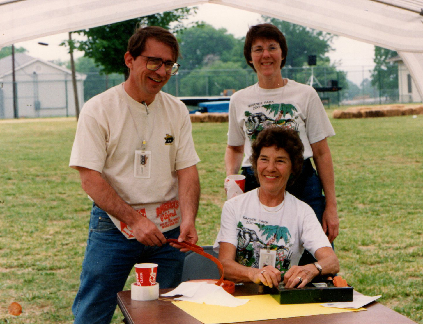 Friends of the Zoo and Darde Long celebrate 40-year service anniversaries